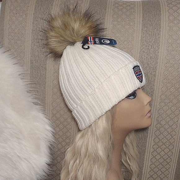 Rokk Norway Cable Faux Fur Hat - Picture 13 of 14